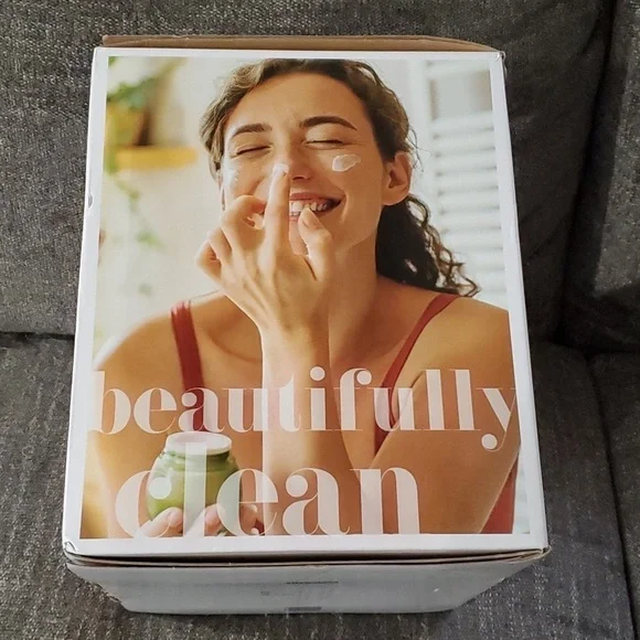 CONAIR: The Beauty Skin Care Fridge